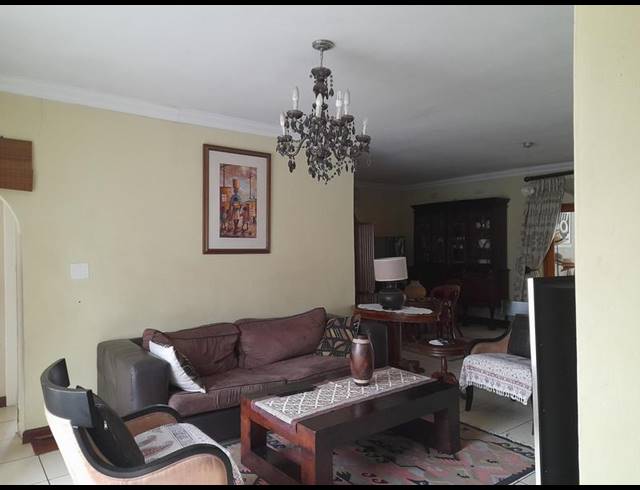 5 BEDROOM HOUSE FOR SALE IN BRYANSTON